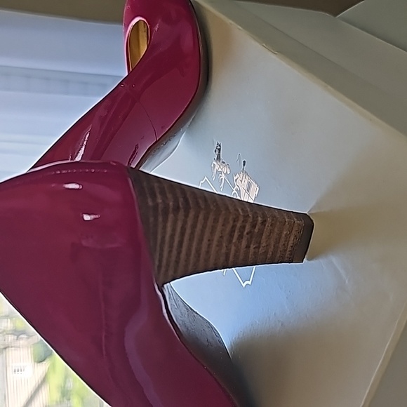 Coach fuchsia patent pumps heels Sz 5 - Picture 3 of 7